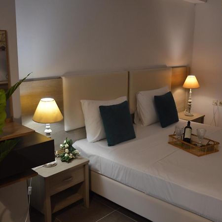 Aqua Mare Sea Side Rooms Nea Kallikrateia Екстериор снимка