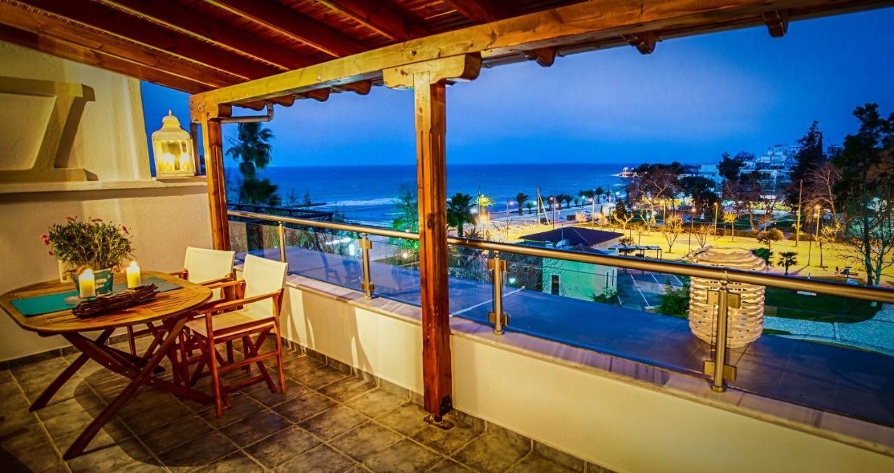 Aqua Mare Sea Side Rooms Nea Kallikrateia Екстериор снимка