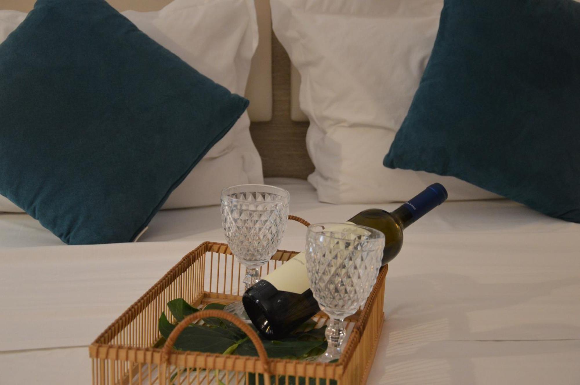 Aqua Mare Sea Side Rooms Nea Kallikrateia Екстериор снимка