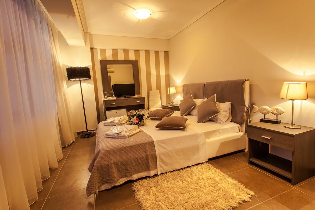 Aqua Mare Sea Side Rooms Nea Kallikrateia Екстериор снимка
